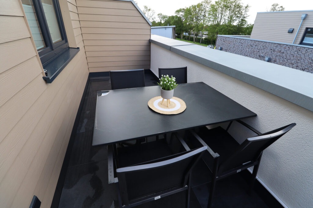 Deichloft 2 – Exklusive Ferienwohnung an der Nordsee 8 Balkon