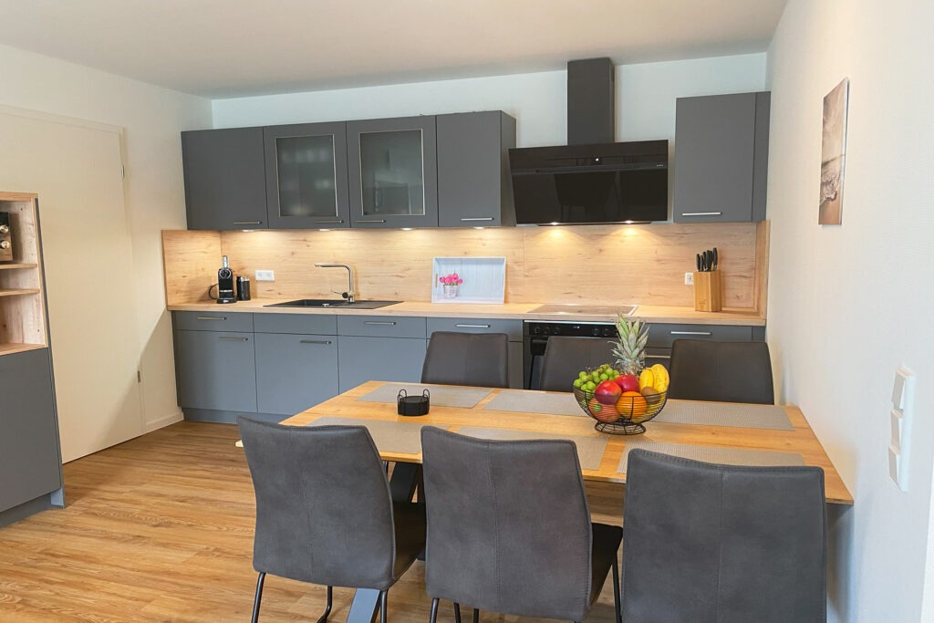 Deichloft 2 – Exklusive Ferienwohnung an der Nordsee 2 KuecheFoto1